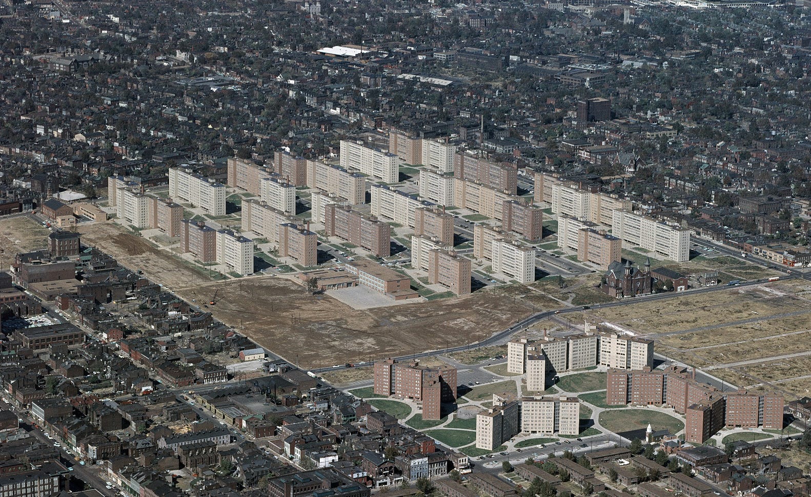 Pruitt-Igoe complex pic:Archdaily